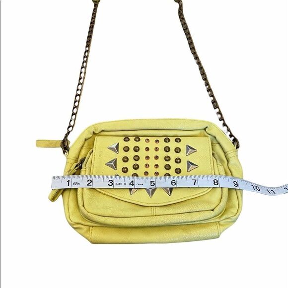 XHILARATION Yellow Studded Chain Cross Body Bag - Picture 6 of 7
